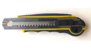 Нож техническ 18*100*0.5mm + 5 лезвий MaxiTool 81771